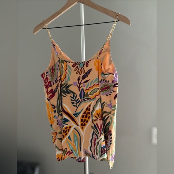 Cupcakes And Cashmere Pretty Floral Abstract Peach Blouse Gold Chain Shoulders - Picture 3 of 4